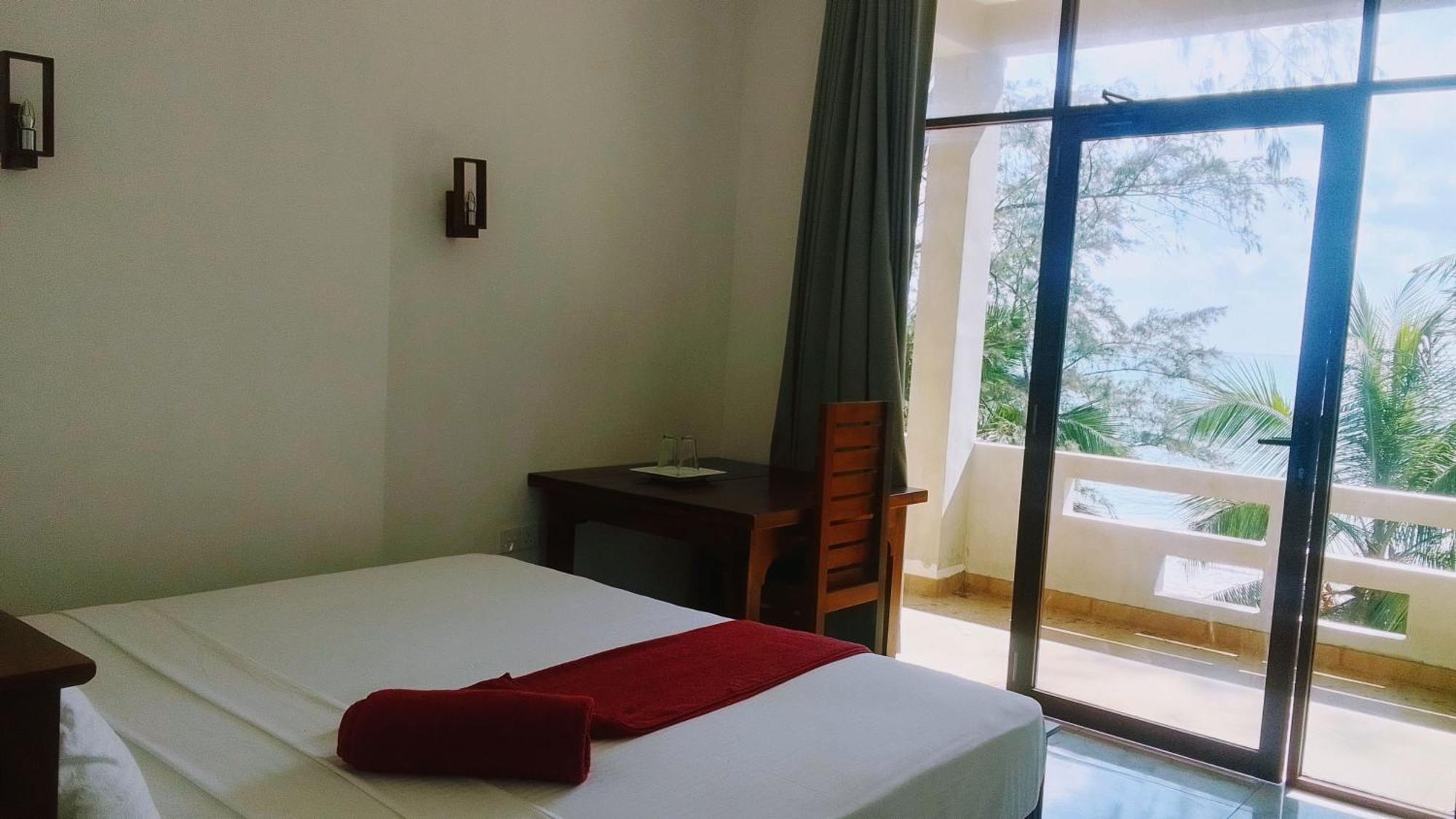 Hotel Salty Breeze Arugam Bay Exterior foto